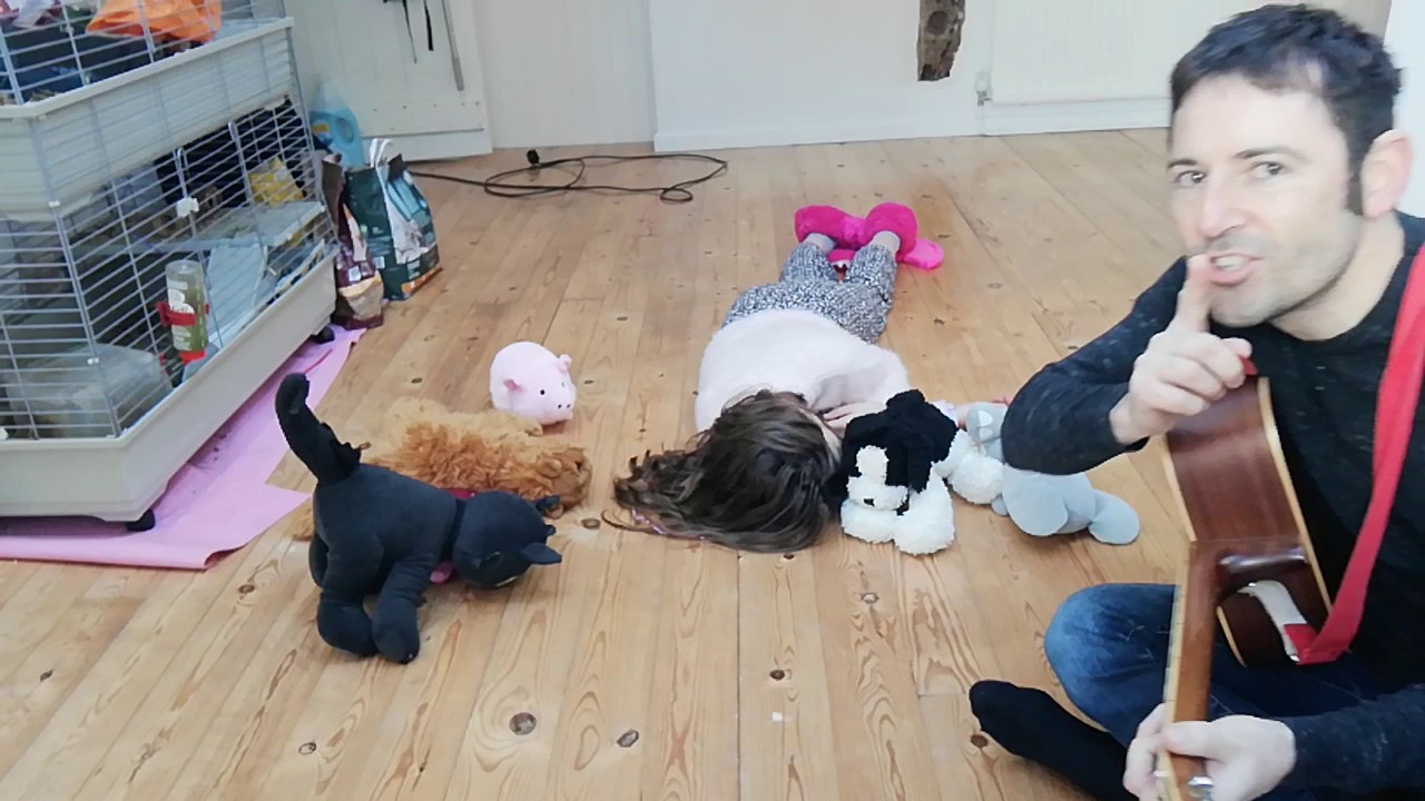 Mini Music Makers sing along song: Sleeping Bunnies