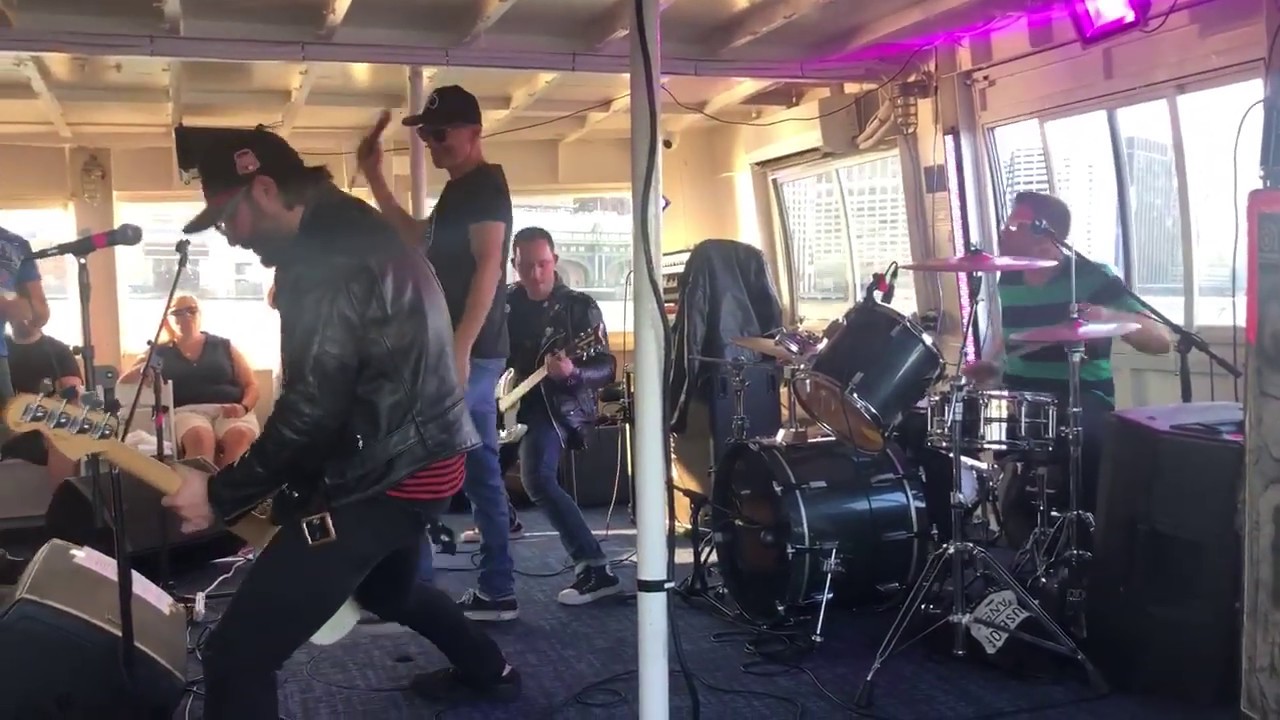 The Young Rochelles & Joe Queer - Cretin Hop (Ramones) The Queers