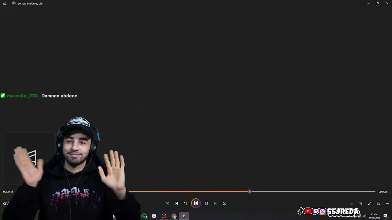 SSJREDA FA SENTIRE LA SUA NUOVA CANZONE IN LIVE MA LA CHAT NON LO SUPPORTA...
