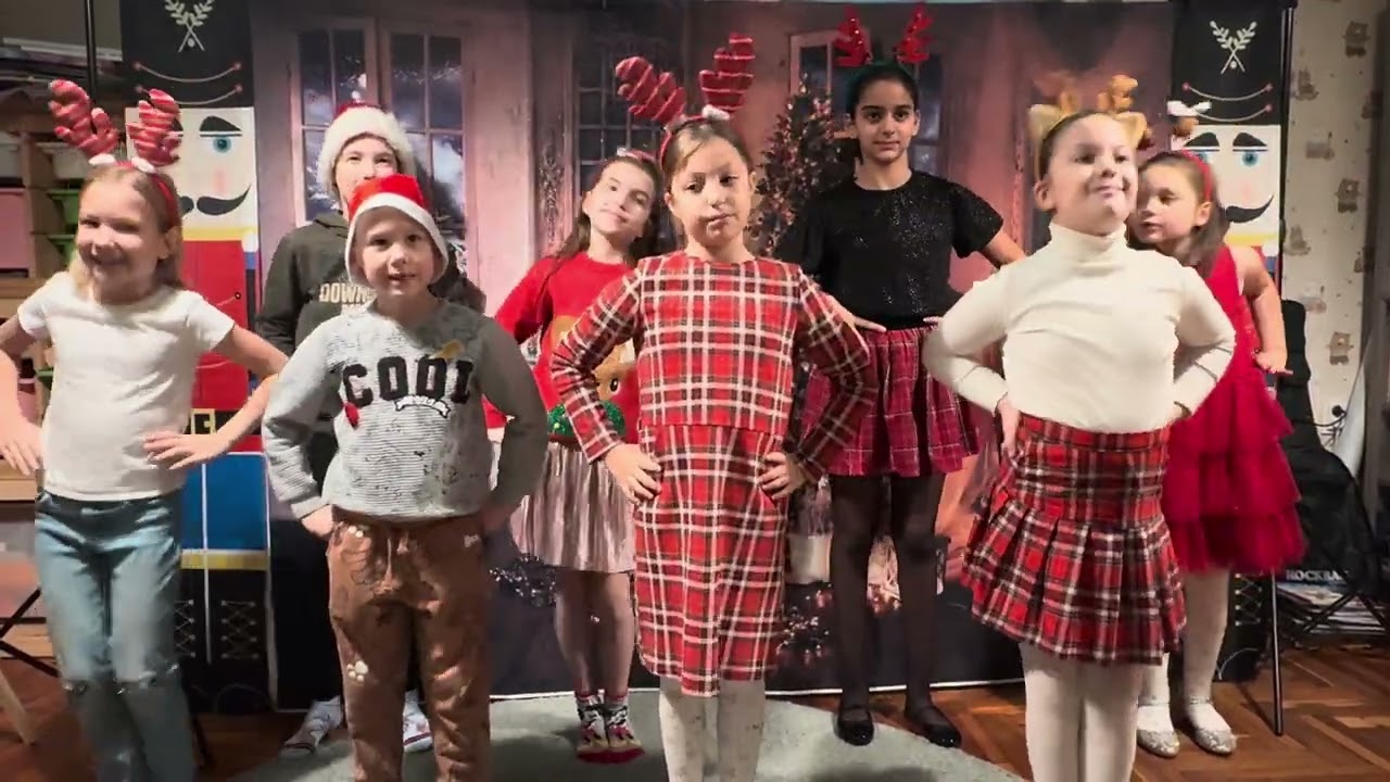Rudolph the Red Nosed  2 English4Kids