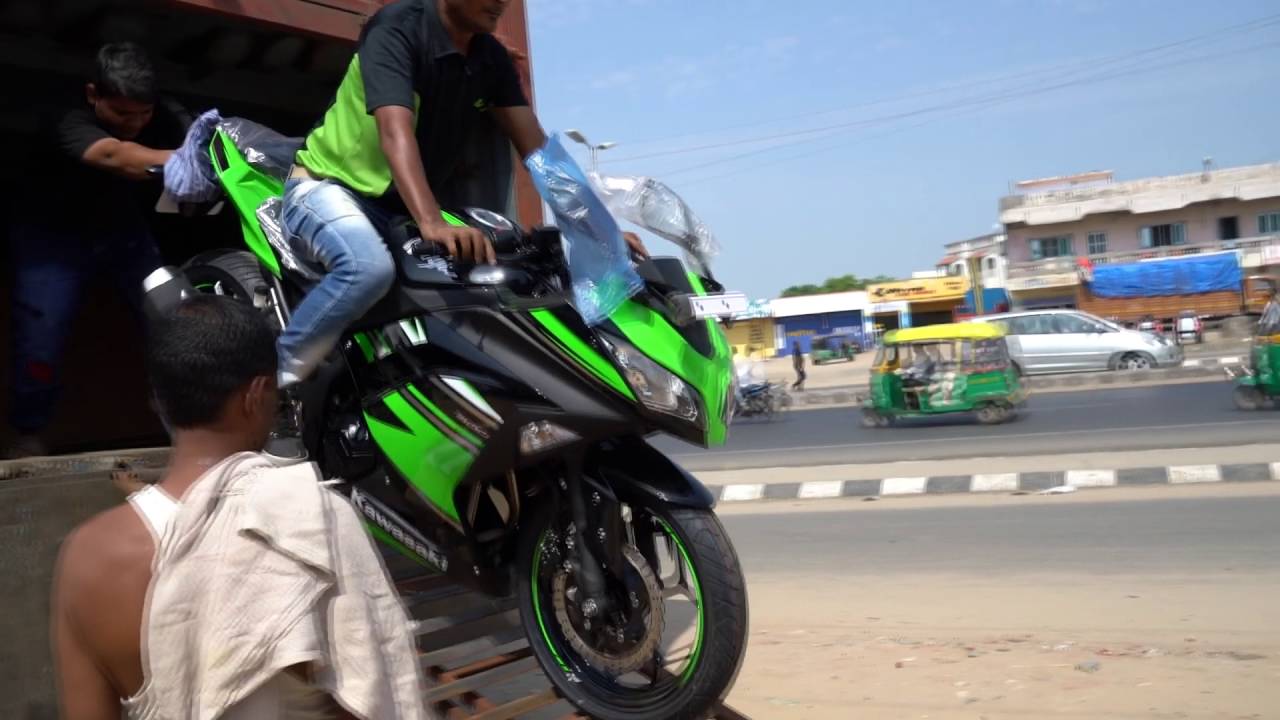 unboxing and first start up ninja 300