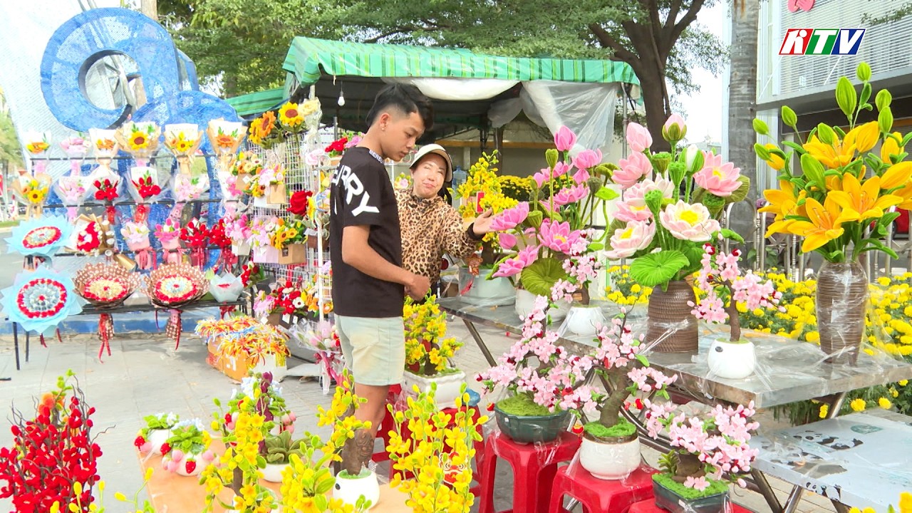 Valentine trong sắc xuân | Thời sự trưa 14.2.2026