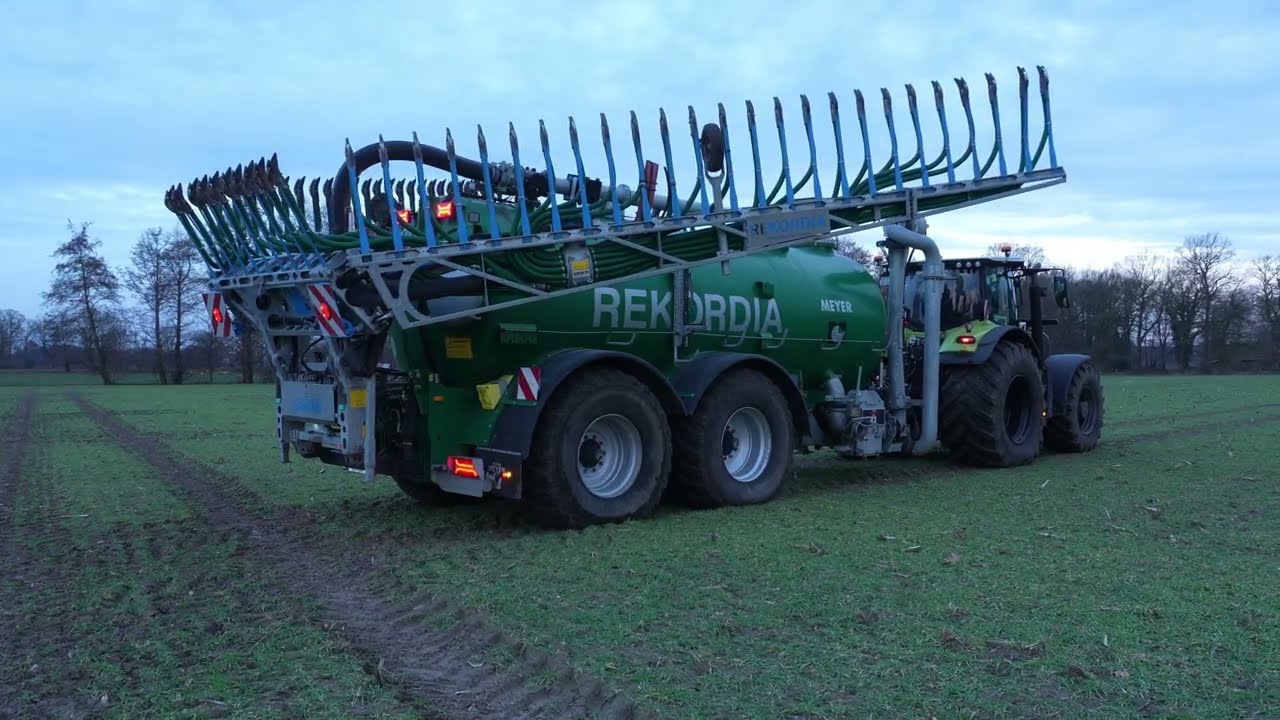 Substratausbringung mit Claas Axion - Meyer Lohne PTW - Bomech  - CH Bakumer Agrarservice im Einsatz