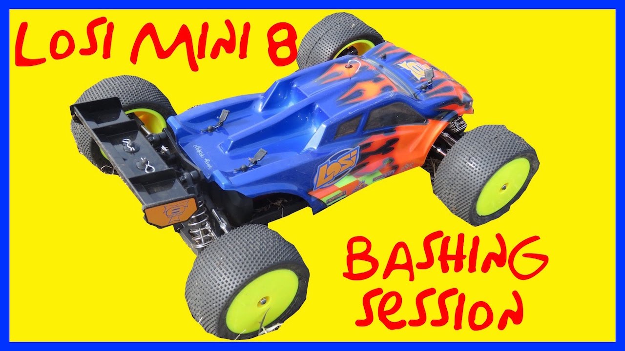Losi Mini 8ight-T Very Fast on 3S Bashing and Jumping