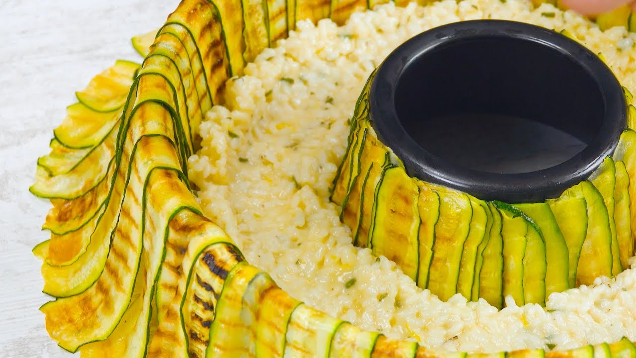Lege Gugelhupfform erst mit Gemüse aus und fülle sie dann DAMIT! Unfassbar lecker
