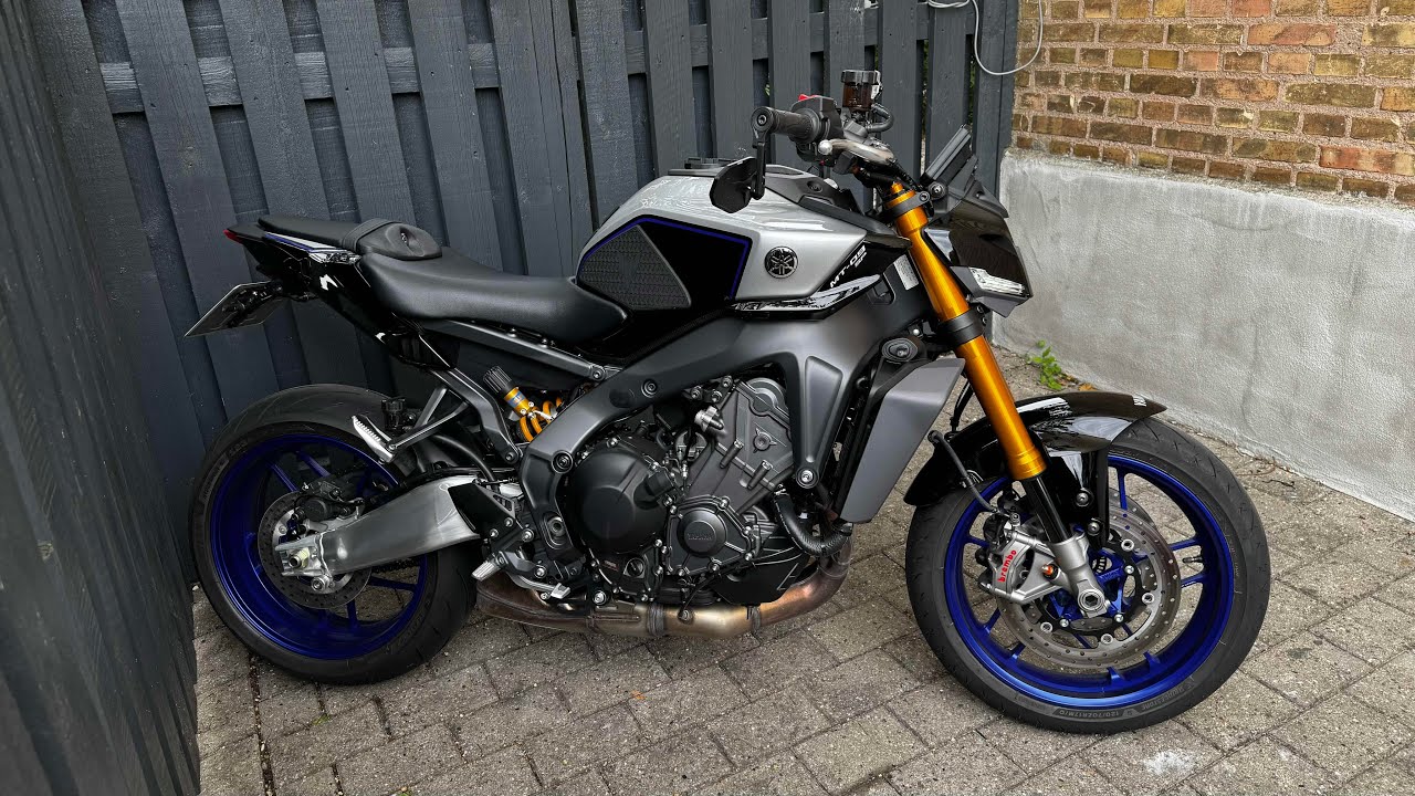 Yamaha MT-09 SP 2024 Gen4 - Apple CarPlay - Rizoma Turnsignals - Highsider Bar Ends Mirrors and more