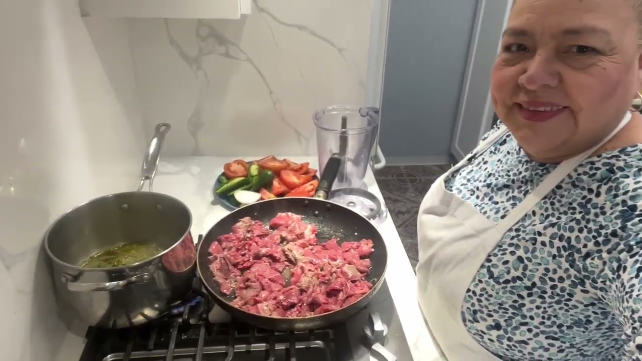 Asiendo una ricas comidas para el dia