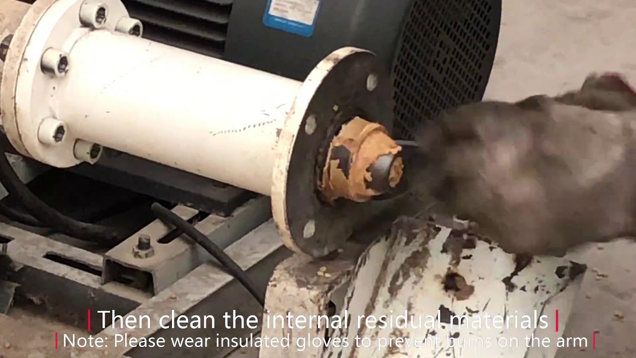 How to Clean extruder machine for making floating fish feed Email: toppelletmachine@gmail.com