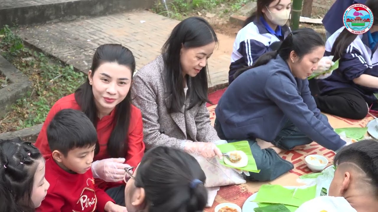 Đình So bừng sáng không khí 