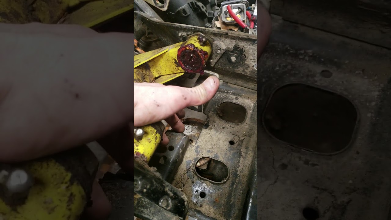 2005 Polaris Scrambler 500 H.O. 4X4 Transmission removal