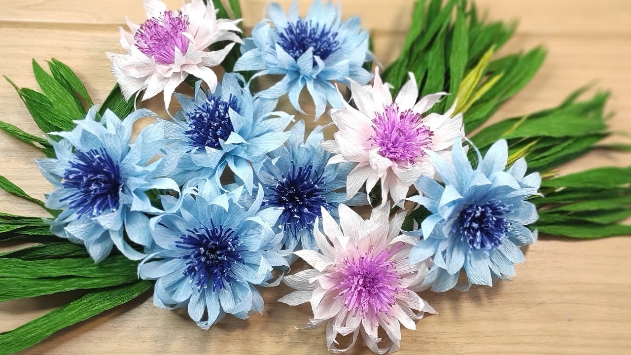 Простой способ сделать васильки из гофрированной бумаги 🌼 diy easy crepe paper flowers, cornflowers