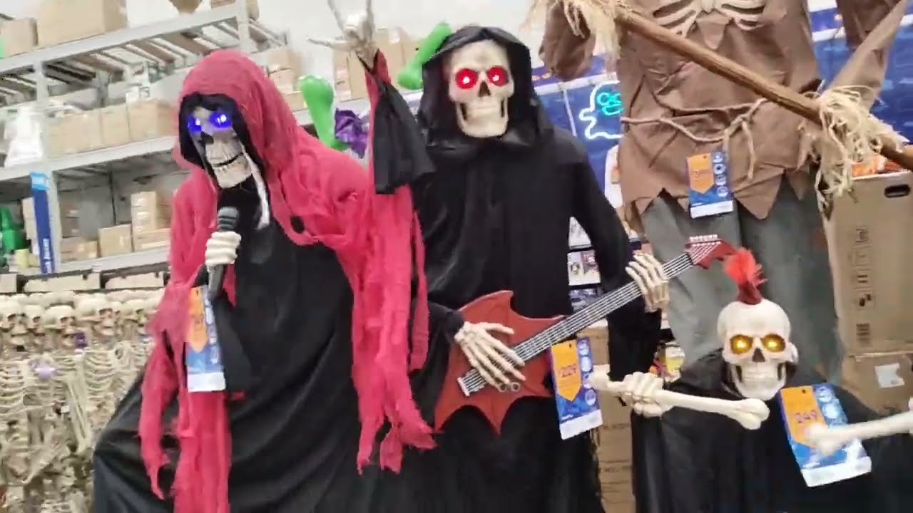 Halloween Life Size Animatronics and Decorations at Lowe's Bismarck ND Everything set up. (3 Trips)