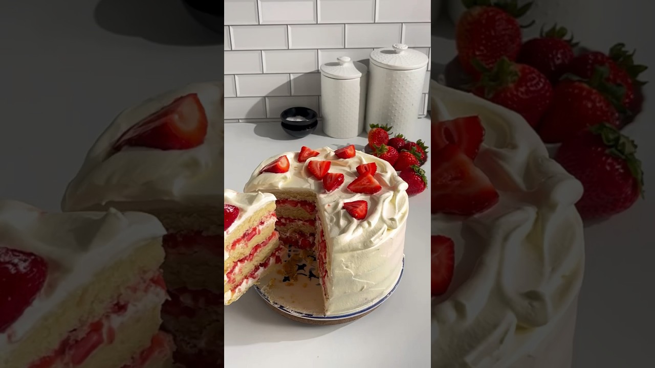 Strawberries and Cream Cake! Full recipe details in description below 👇 #baking #cake #easyrecipe