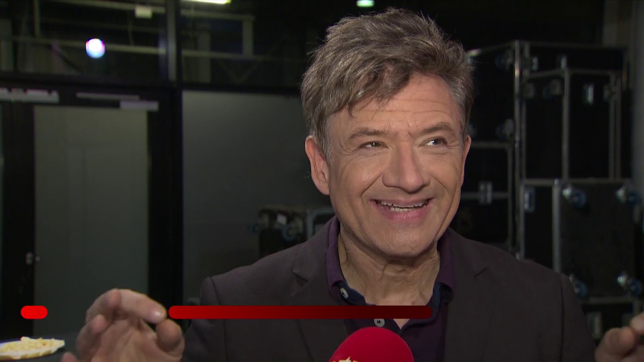 Bart Peeters Deluxe met 500-koppig koor | vtm-nieuws