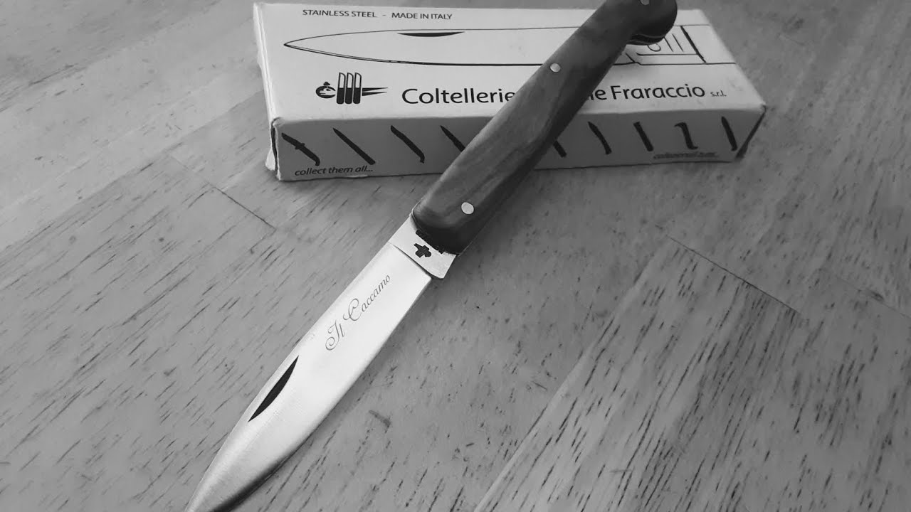 A Sicilian regional knife; Fraraccio Caccamo Manico in Olive Wood.