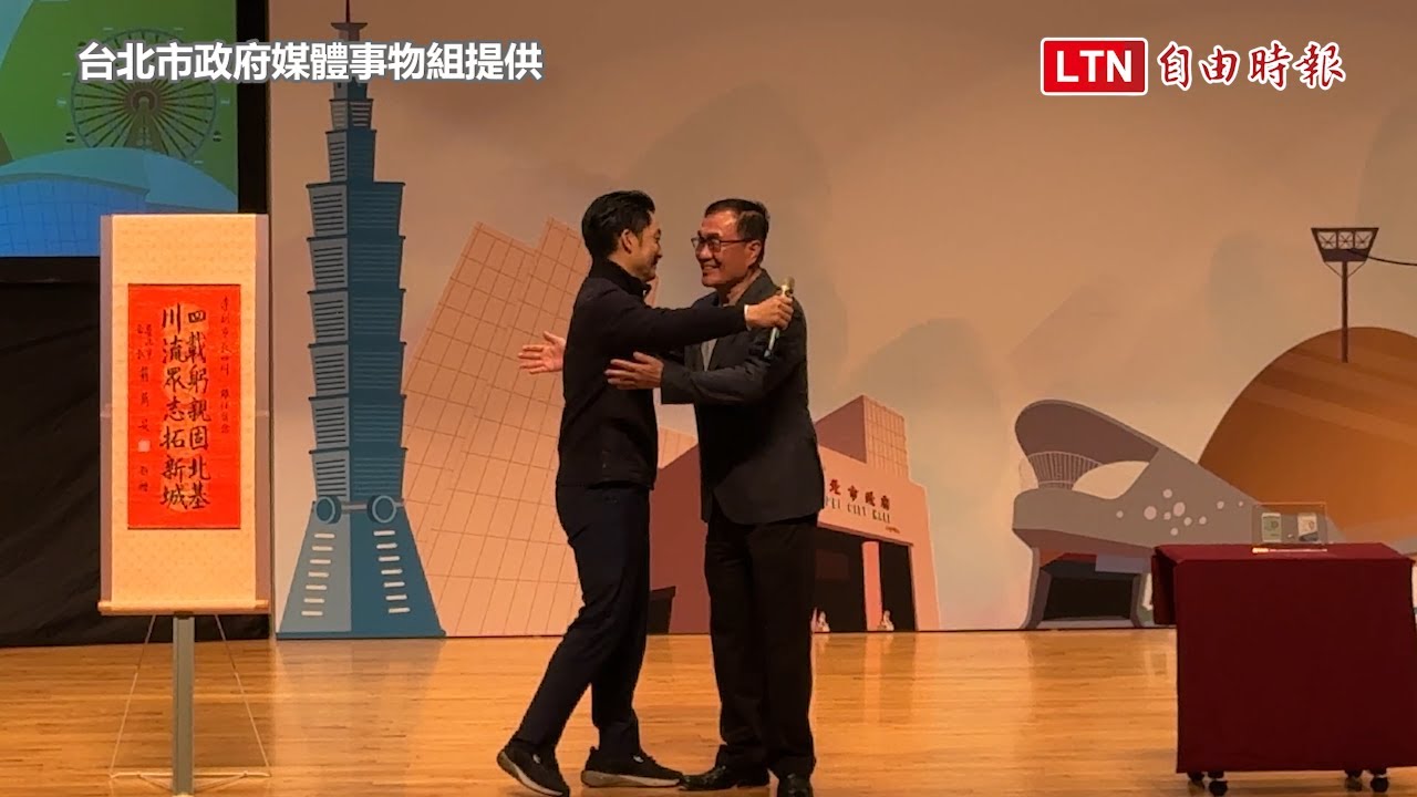 「比我太太對我還好...」蔣萬安歡送李四川 贈神秘禮物高唱「手放開」