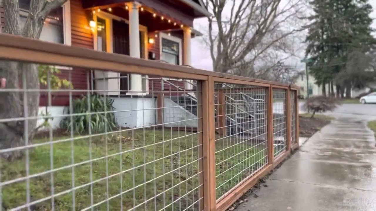 Finished hogwire fence in Bellingham