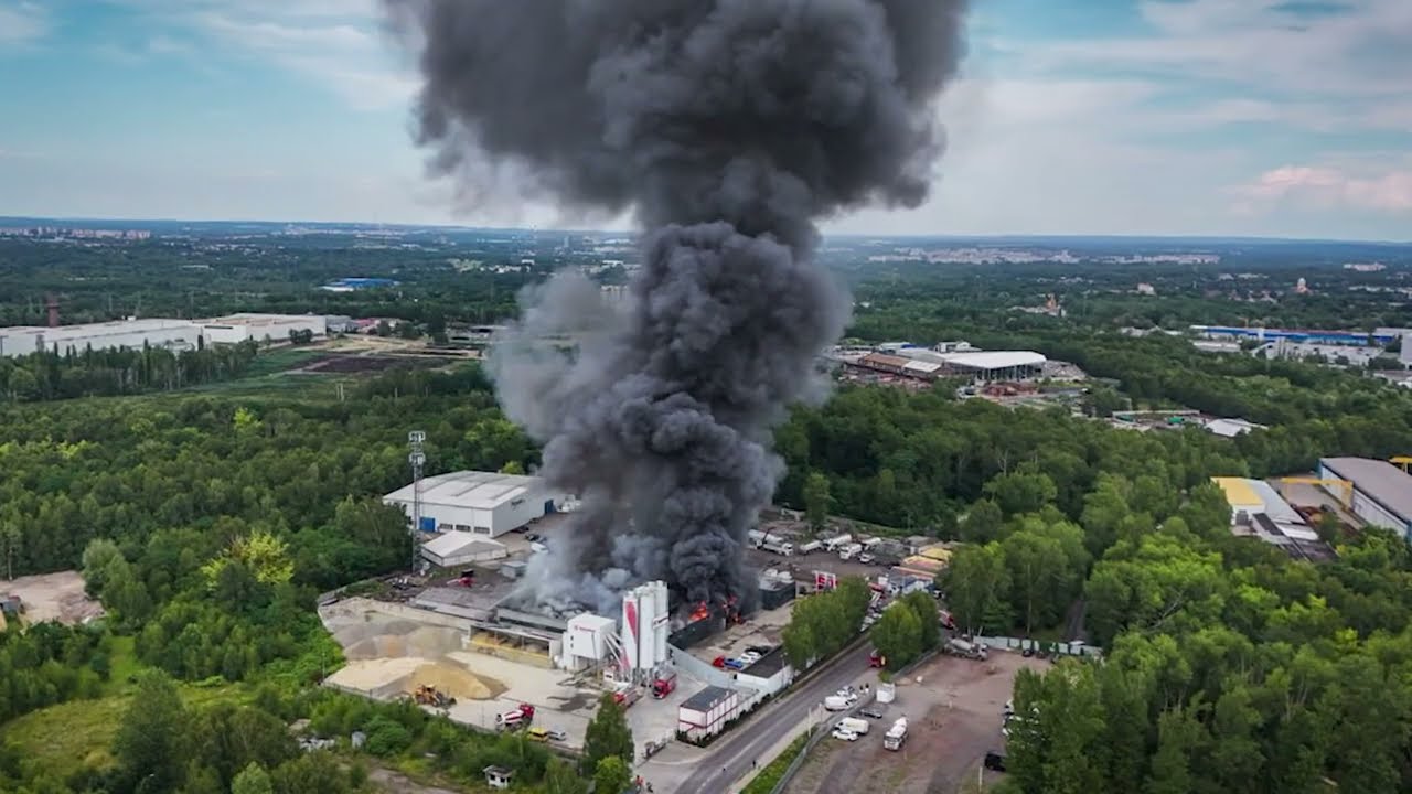 Gigantyczny pożar w Siemianowicach Śląskich – dym widać z daleka!