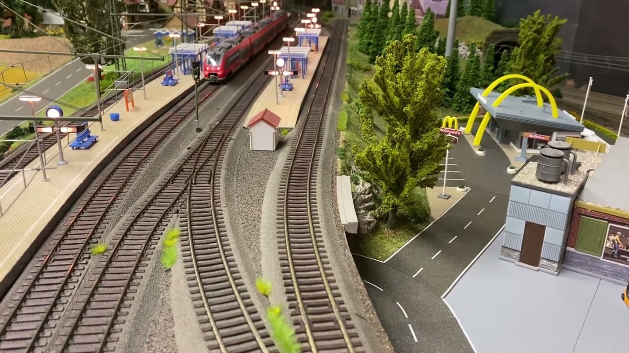 Piko Br 442 Talent 2 von DB Regio zwischen Neuweststadt und Burghohenfels