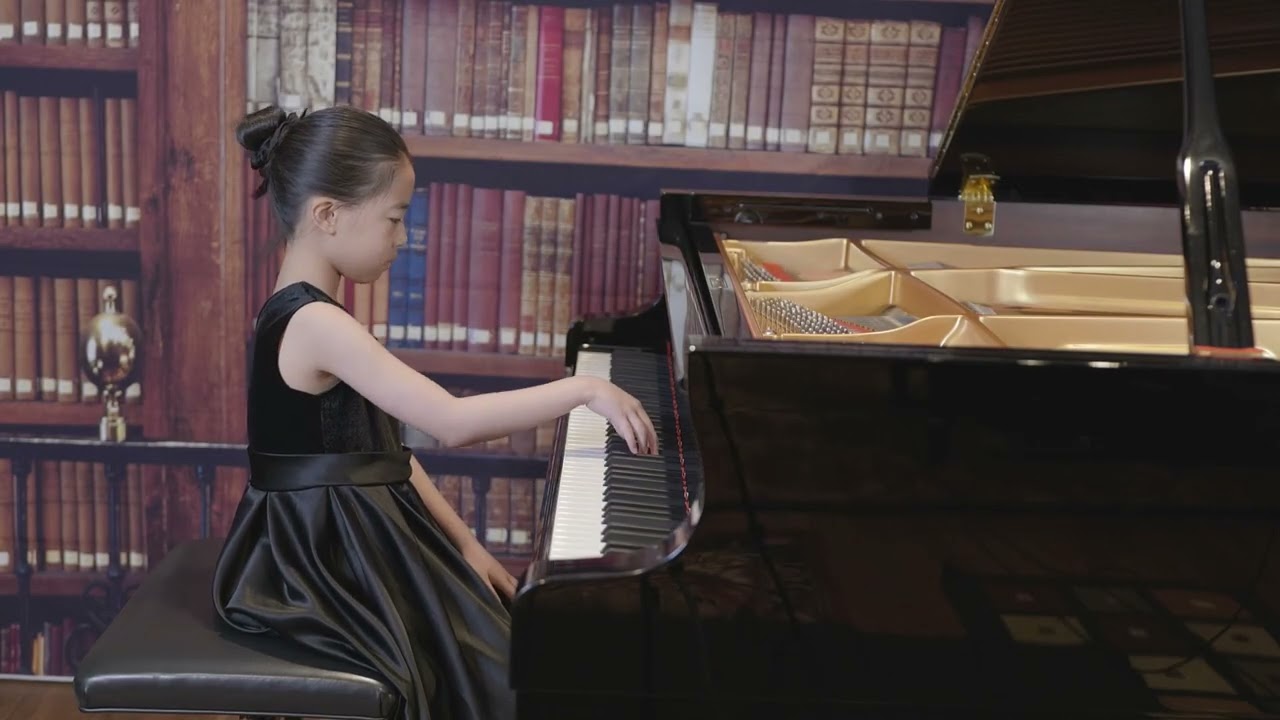 Claire (8) - Chopin Nocturne in C Sharp Minor
