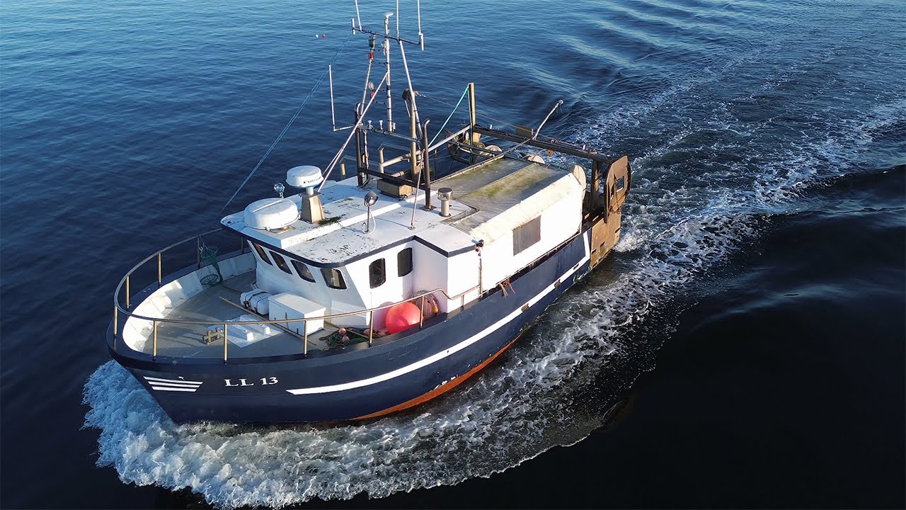 LL13 H&ouml;ken Fisket&aring;ngen lossar Sm&ouml;gen !