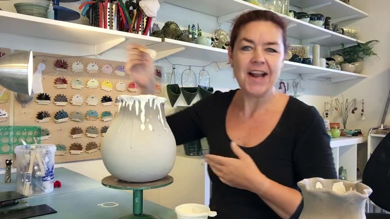 Glasering af keramik vase
