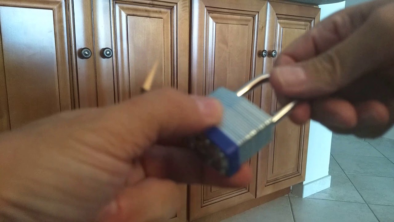 [2] Bypassing a drug store padlock with a Sparrows Shank
