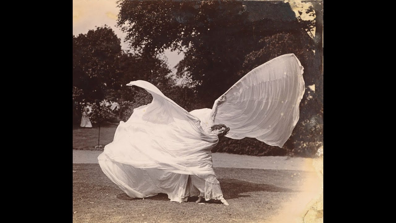 Life Model 101: Loie Fuller #serpentine #loiefuller