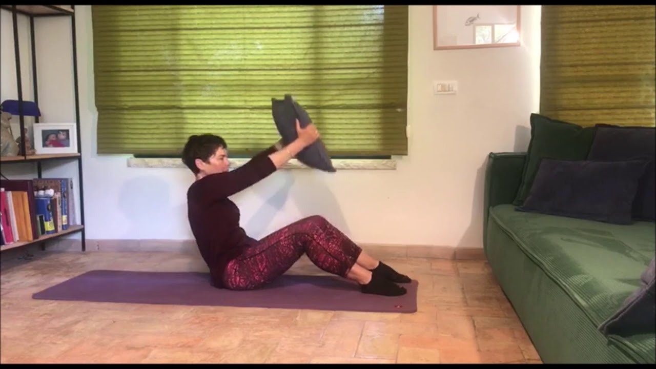 אימון פילאטיס מזרן עם כרית גדולה