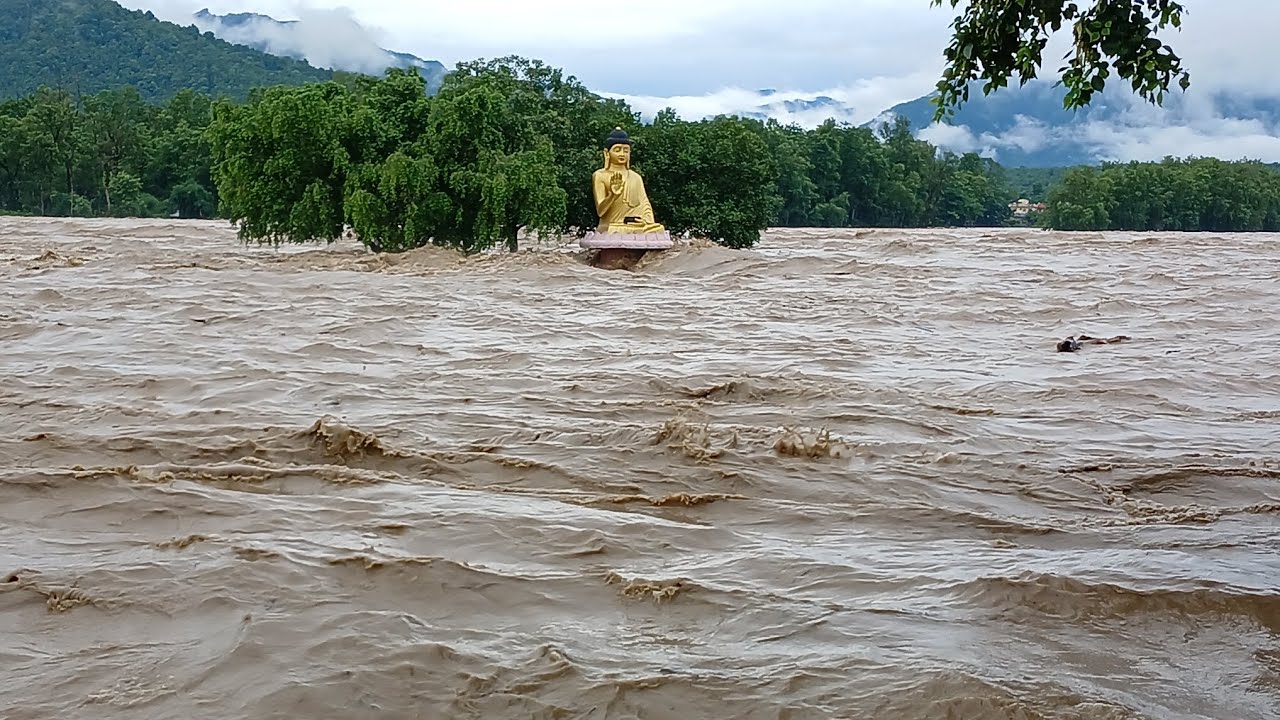 नारायणी नदीको अहिलेको ताजा अवस्था यस्तो, पानी बहाव झनै बढ्दै, सतर्कता अपनाउन आग्रह Narayani River