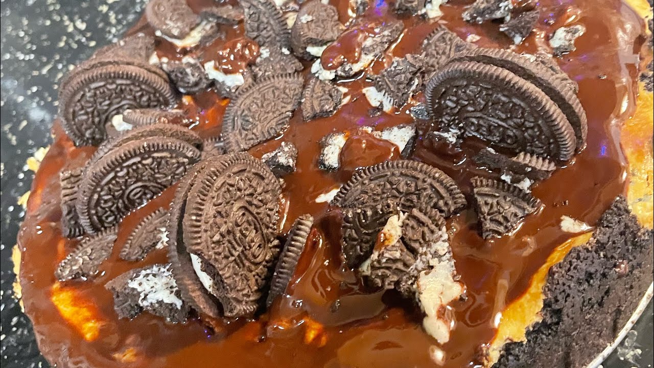 Cookies & Cream Cheesecake – Easy Homemade Oreo Cheesecake