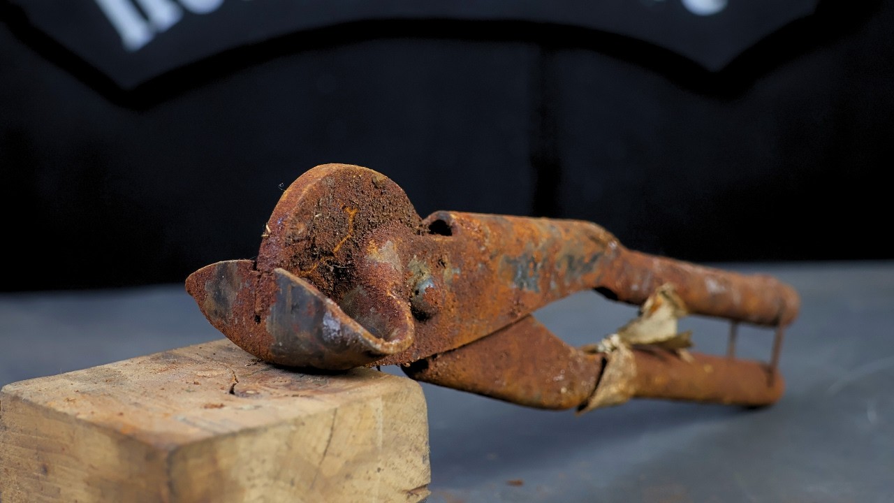 Reconstruction of a very ancient tool that was used in ancient times