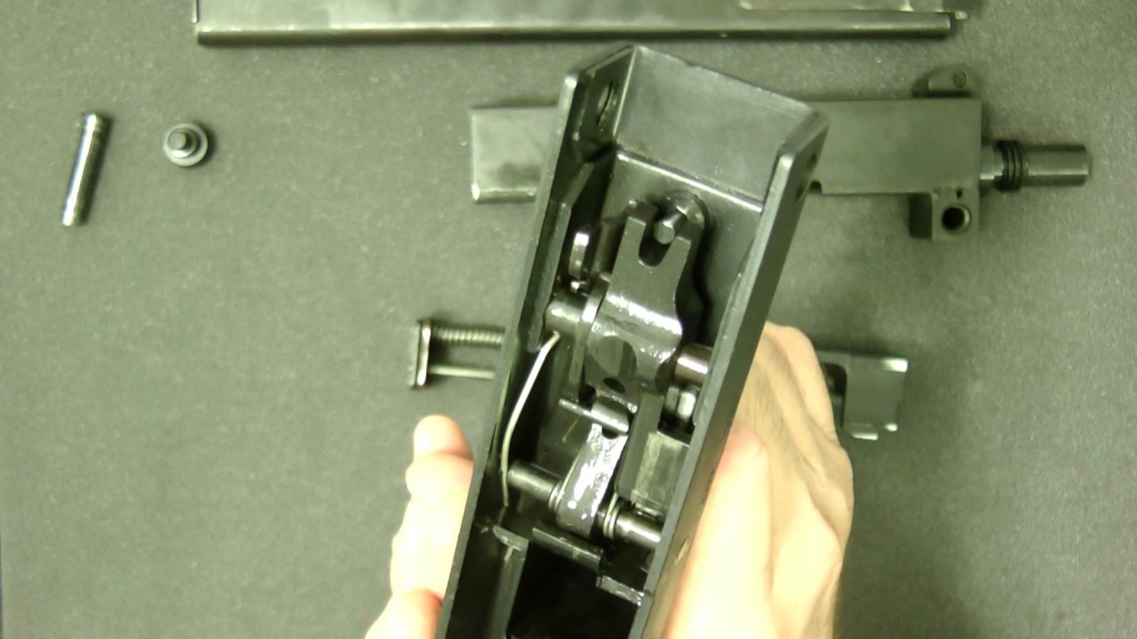 Обзор разборной винтовки Cobray RPB 45ACP M10 с открытым затвором.