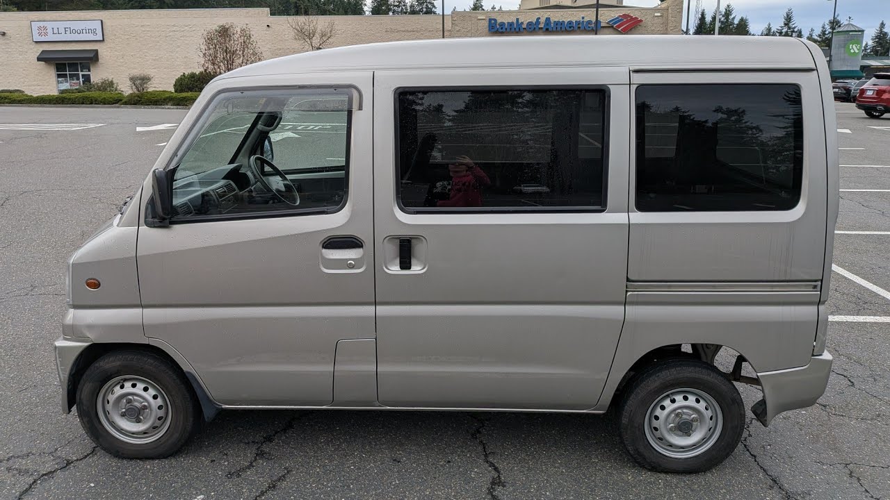 Mitsubishi Minicab VAN z 1999 r. z napędem na tylne koła, tylko 25 tys. mil, objazd