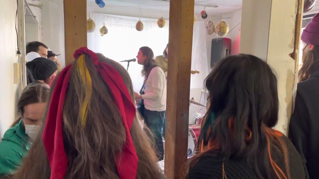 Glitterer “Life Is Not A Lesson” Live
