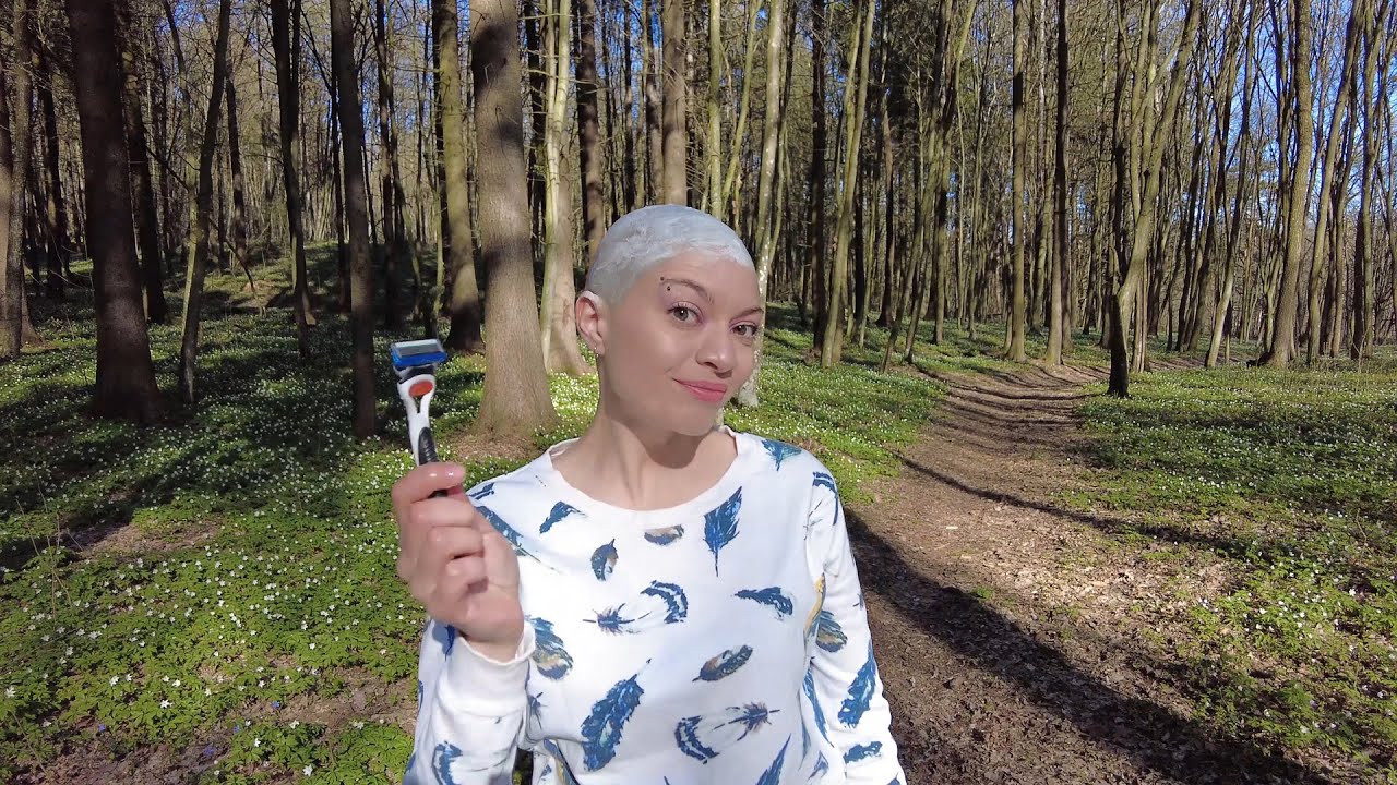ASMR Haircut 💇👩‍🦲 Shaving my head outdoors 🌼 - ASMR стрижка | Брею голову на природе.