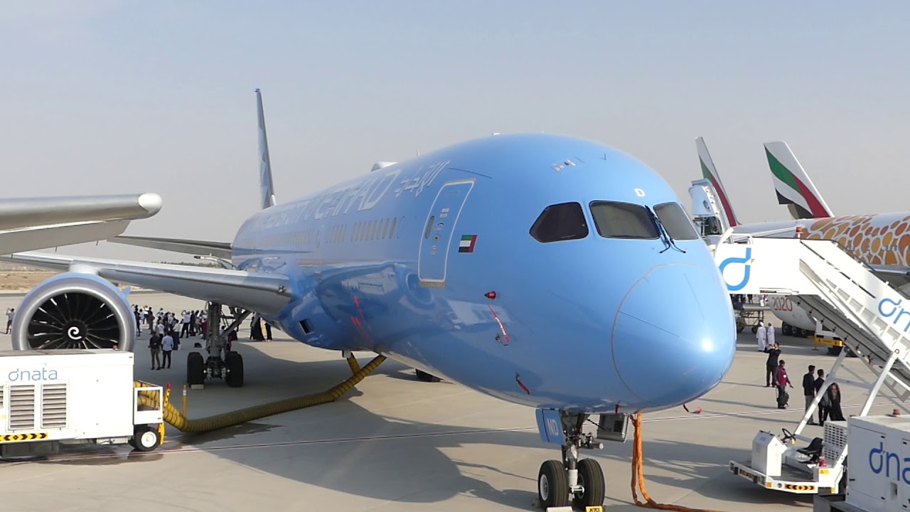 Boeing 787-9 Etihad Manchester City Livery