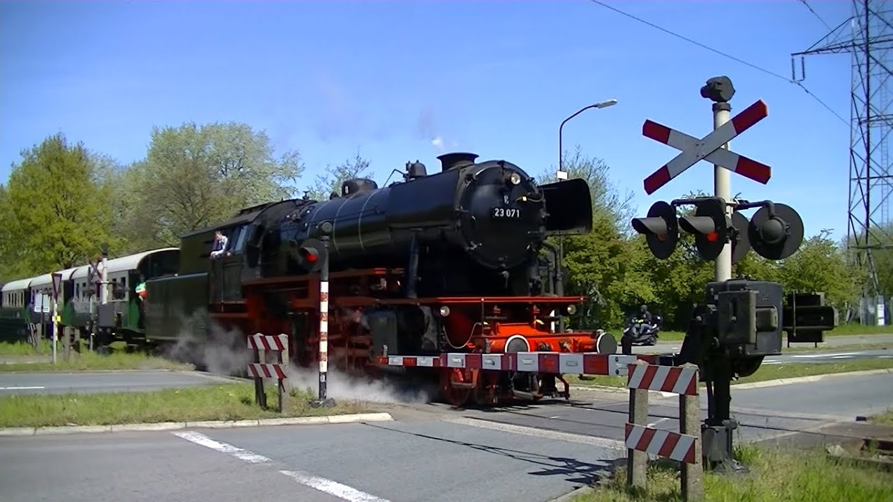 Spoorwegovergang Apeldoorn // Dutch railroad crossing
