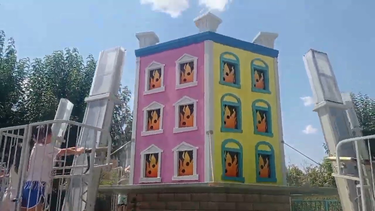 Warner Bros Madrid con niños pequeños, Cartoon Village 👍