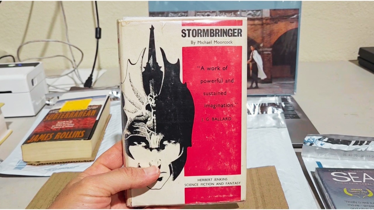 Помните, что некоторые редкие книги с автографом могут стоить немалых денег.