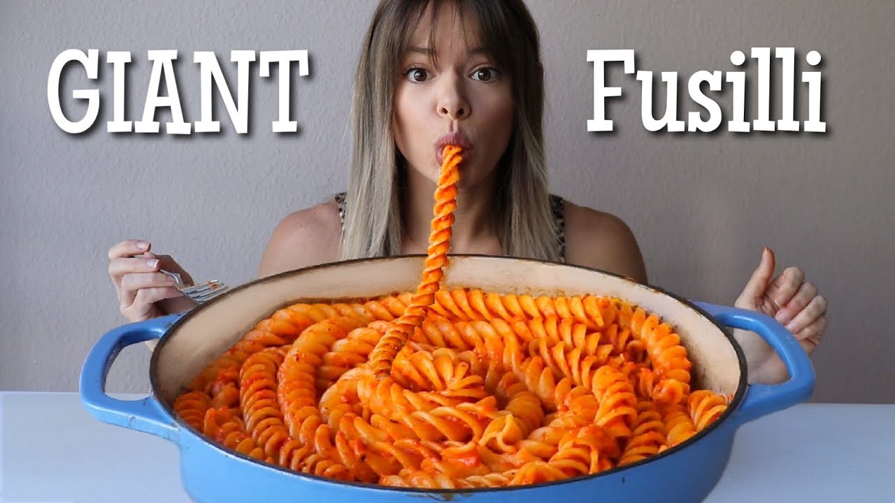 Spicy Roasted Red Pepper alla Vodka MUKBANG with Giant Fusilli!
