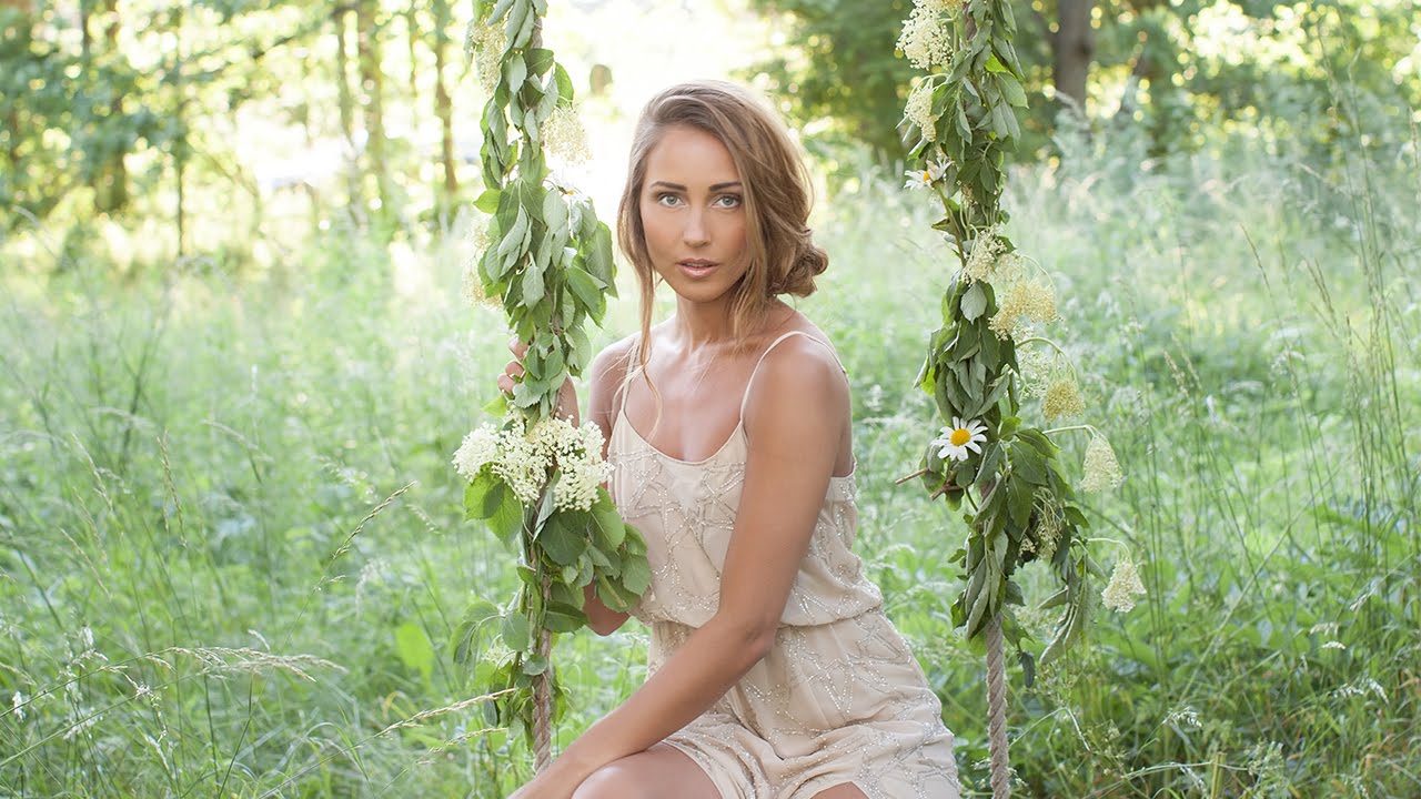 On a Faraway Beach with the Profoto B1 and an Umbrella Deep