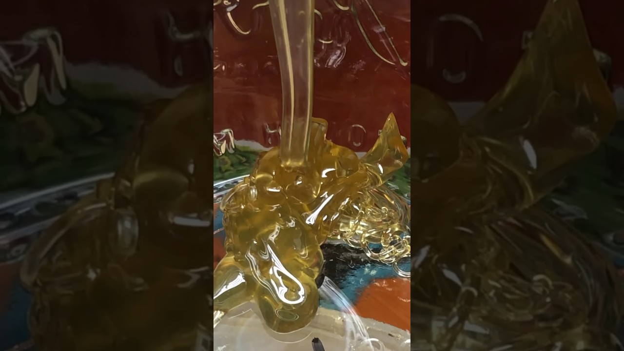 Melted Strawberry Dry Sift Rosin Press #dabs #rosin #liverosin #710 #420 #weed