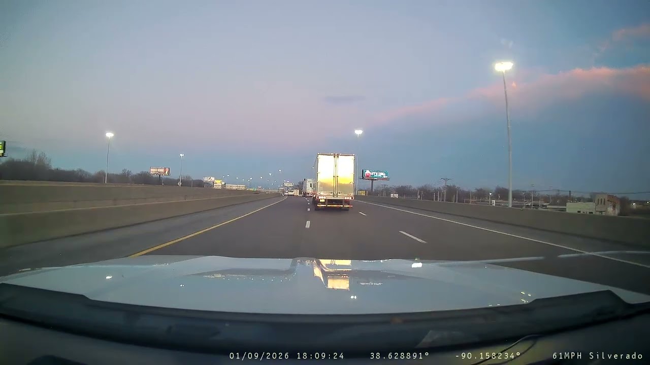 Idiot Steering wheel holder...Giving Truckers a bad name.