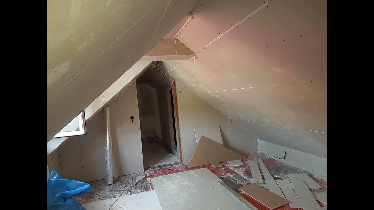 Prer&aacute;bka starej povaly, podkrovie april-september 2020