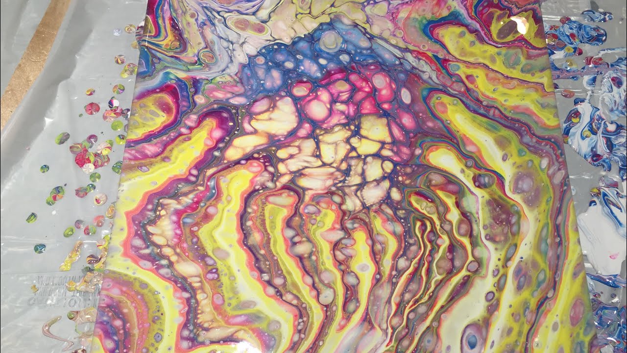 (10) Crab, Fish or Flower? Dirty Pour Technique with Lots of Potential Acrylic Pour / Fluid Art