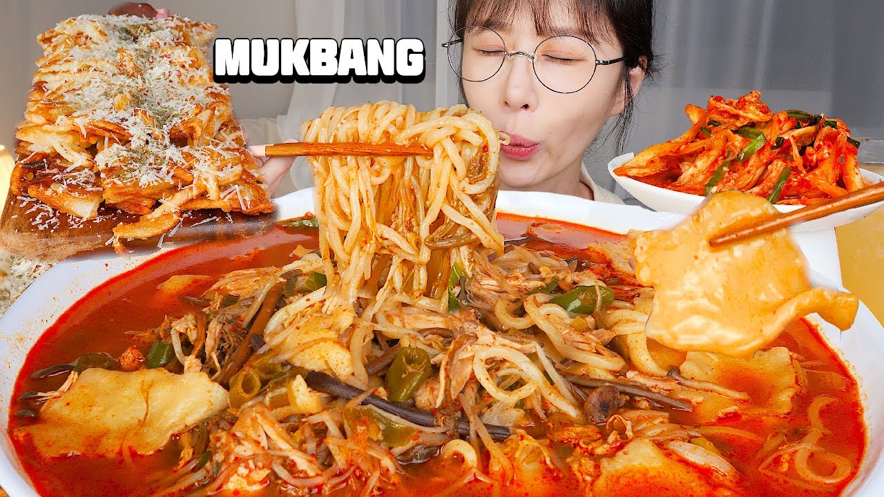 이번 몸보신은 닭한마리 넣은 닭개장 칼제비닷..🔥 바삭한 치즈감자전과 매운겉절이와 함께 먹방✨ Spicy Chicken Soup Kalguksu, Sujebi Mukbang