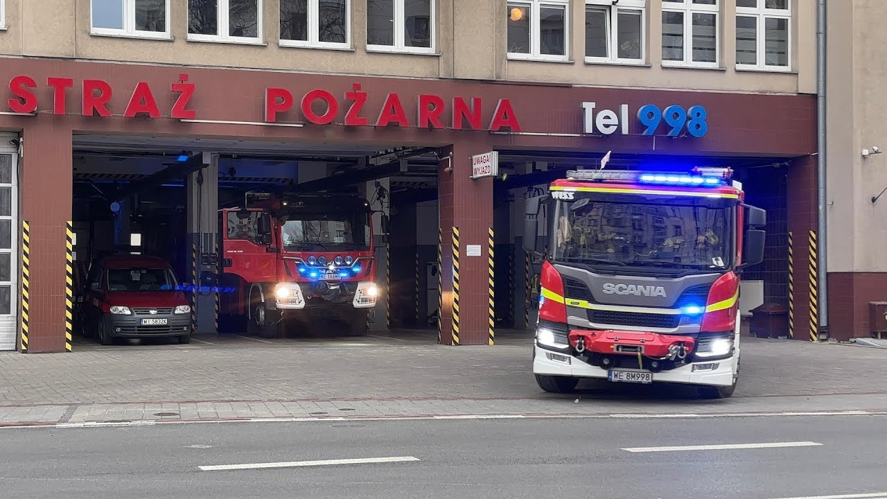 Alarmowy wyjazd, przejazd i dojazd 3-25 oraz 2-25 z JRG 3 Warszawa do zdarzenia.