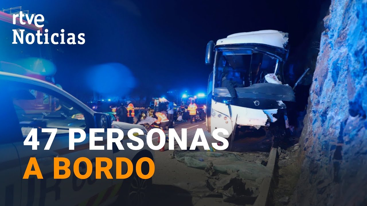 ACCIDENTE AUTOBÚS: DOS MUERTOS y SEIS HERIDOS de GRAVEDAD tras un GOLPE en el SUR de FRANCIA | RTVE