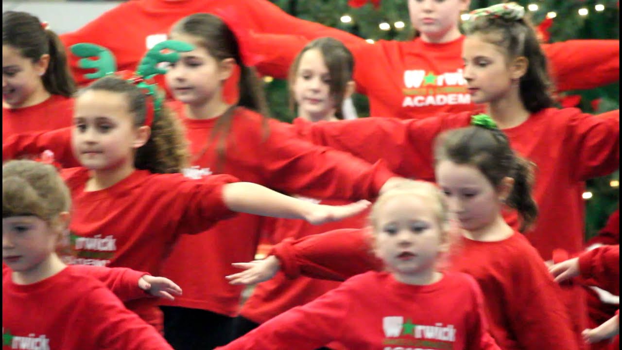 Lily Holiday Dance Show - Santa Claus is Coming To Town